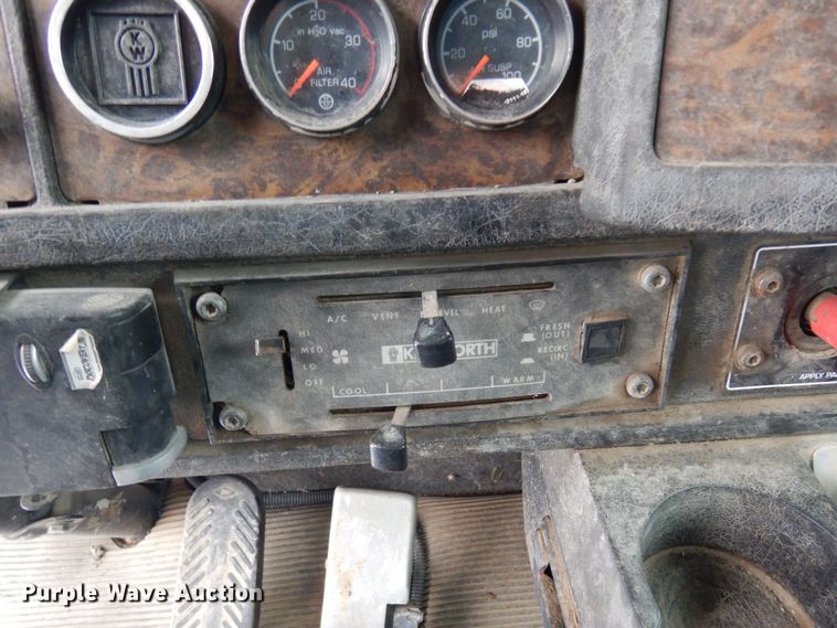 image for item AF9443 1995 Kenworth T800  water truck