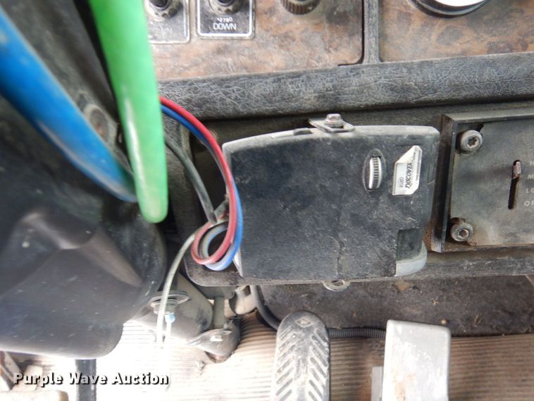 image for item AF9443 1995 Kenworth T800  water truck