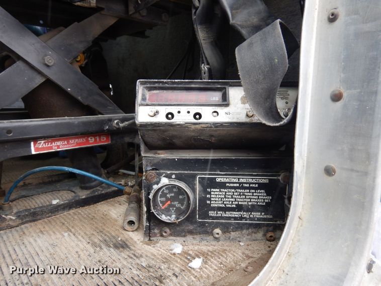 image for item AF9443 1995 Kenworth T800  water truck