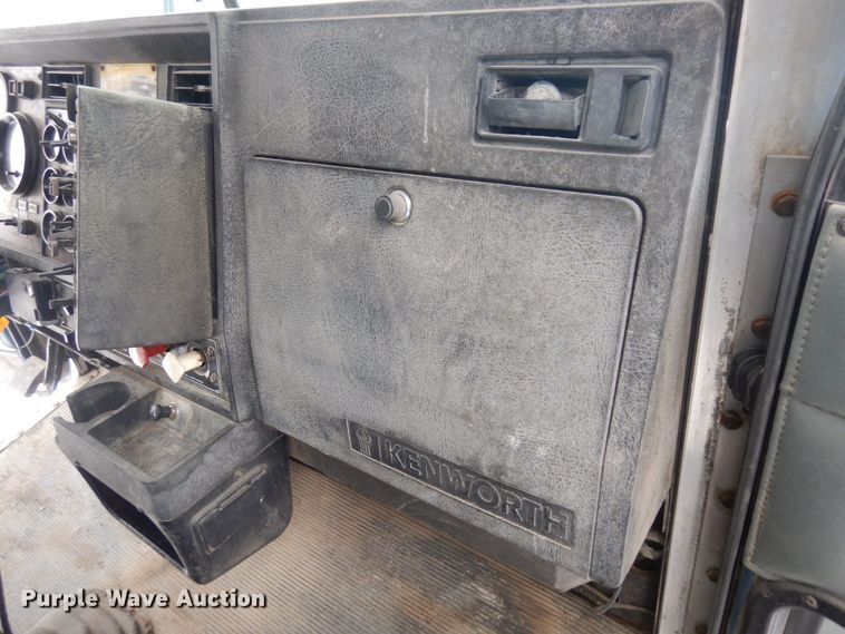 image for item AF9443 1995 Kenworth T800  water truck