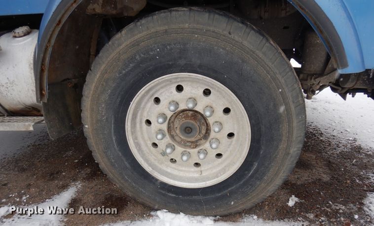 image for item AF9443 1995 Kenworth T800  water truck