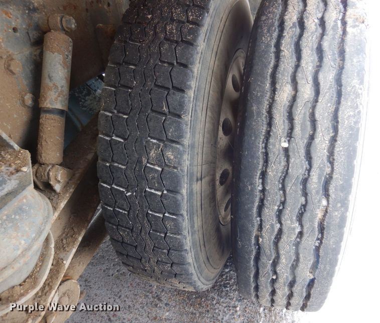 image for item AF9443 1995 Kenworth T800  water truck