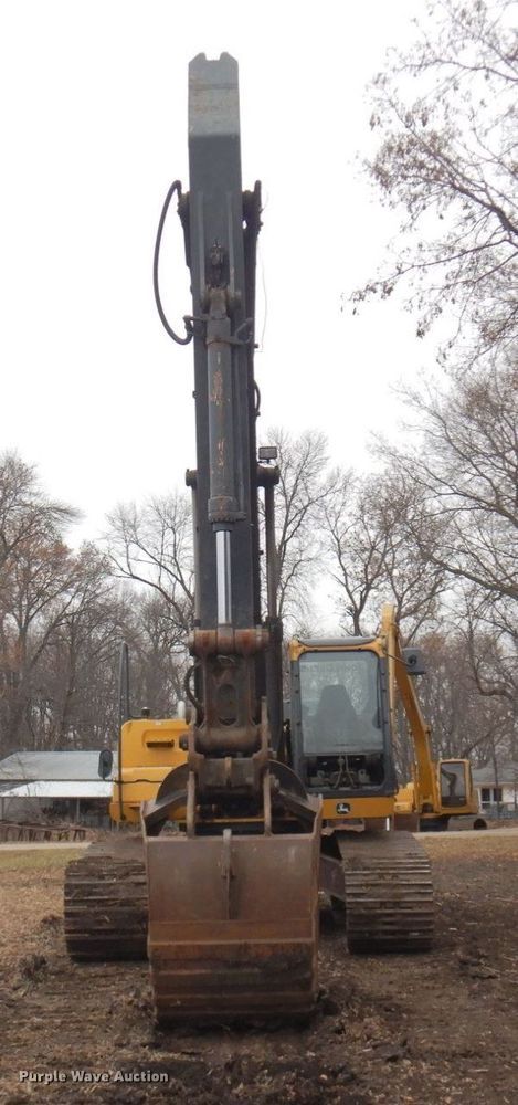 image for item AF9445 2006 John Deere 350D LC  excavator