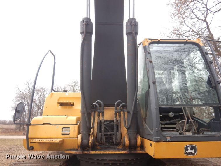image for item AF9445 2006 John Deere 350D LC  excavator