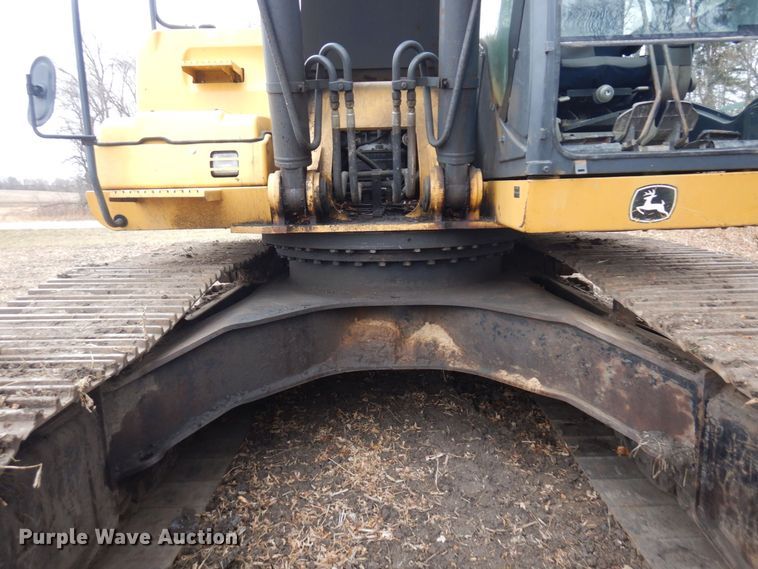 image for item AF9445 2006 John Deere 350D LC  excavator