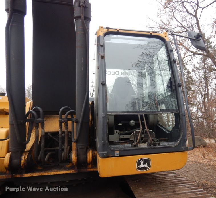 image for item AF9445 2006 John Deere 350D LC  excavator