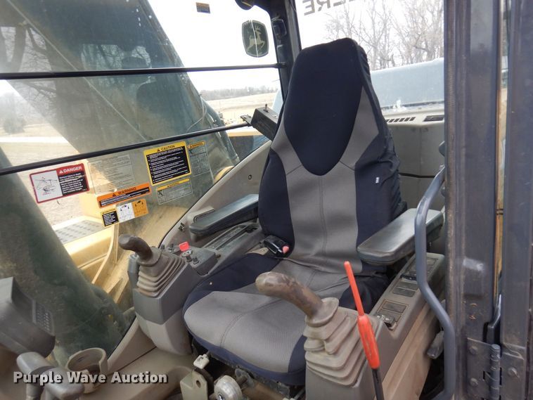 image for item AF9445 2006 John Deere 350D LC  excavator