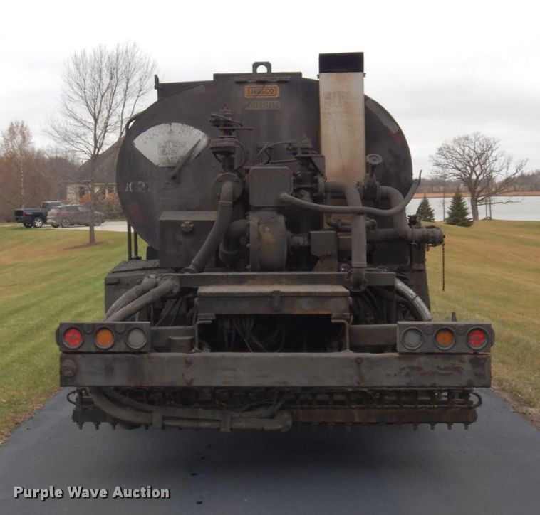 image for item AF9447 2002 Freightliner FC70  oil distributor truck