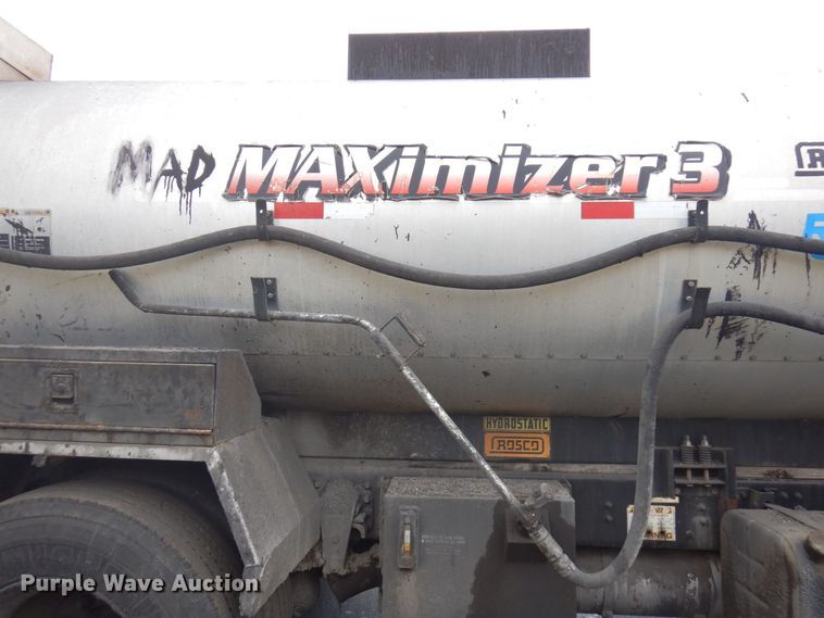 image for item AF9447 2002 Freightliner FC70  oil distributor truck