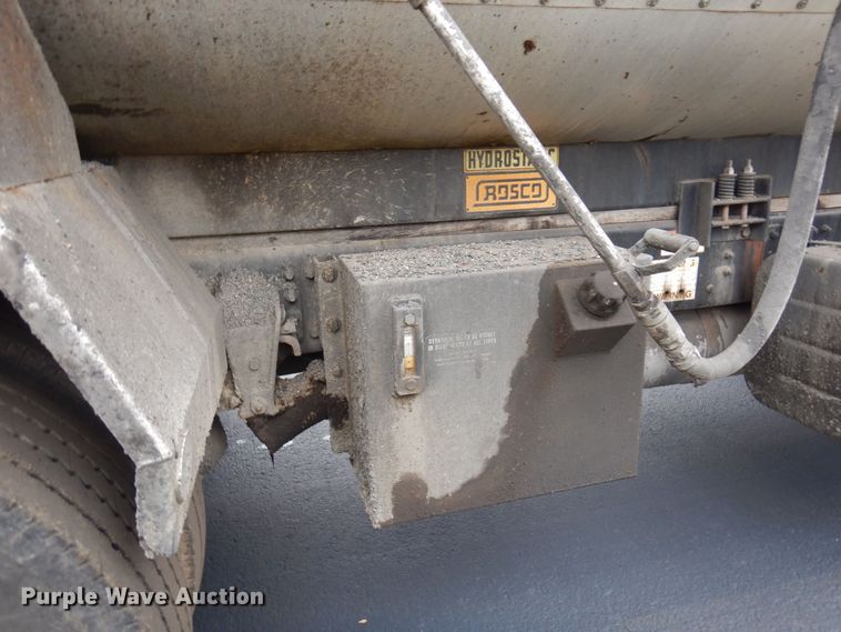 image for item AF9447 2002 Freightliner FC70  oil distributor truck