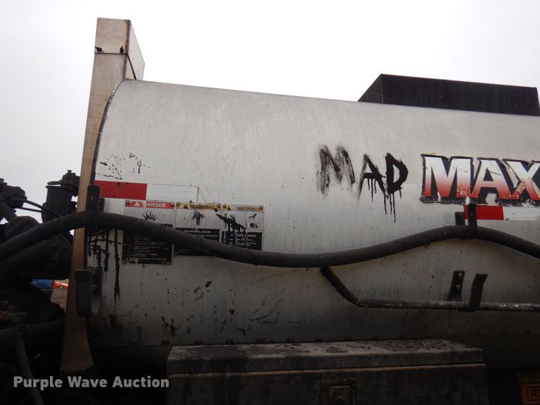 image for item AF9447 2002 Freightliner FC70  oil distributor truck