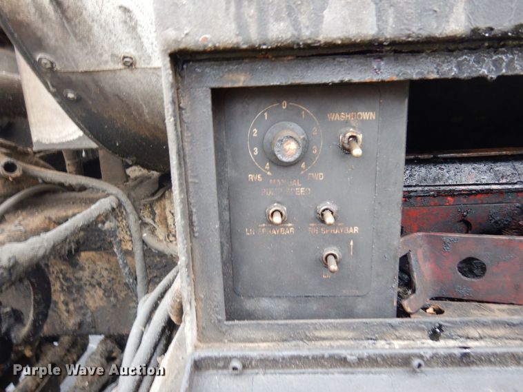 image for item AF9447 2002 Freightliner FC70  oil distributor truck