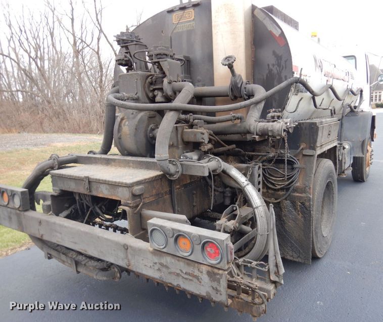 image for item AF9447 2002 Freightliner FC70  oil distributor truck