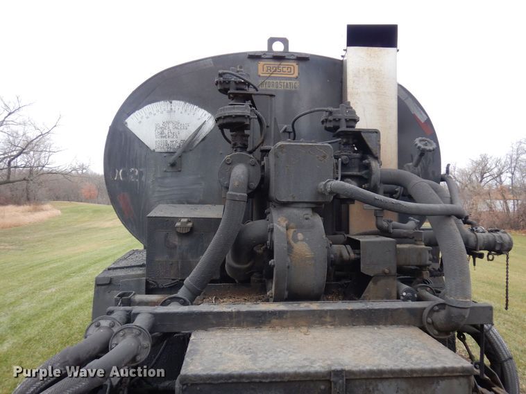 image for item AF9447 2002 Freightliner FC70  oil distributor truck