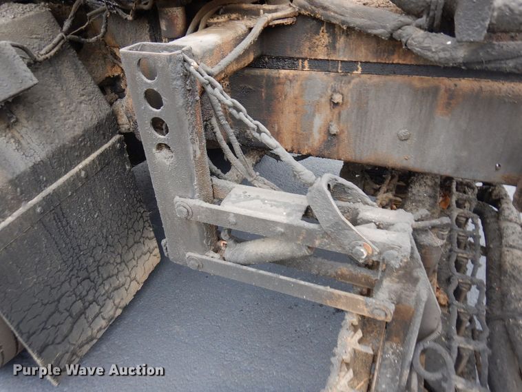 image for item AF9447 2002 Freightliner FC70  oil distributor truck