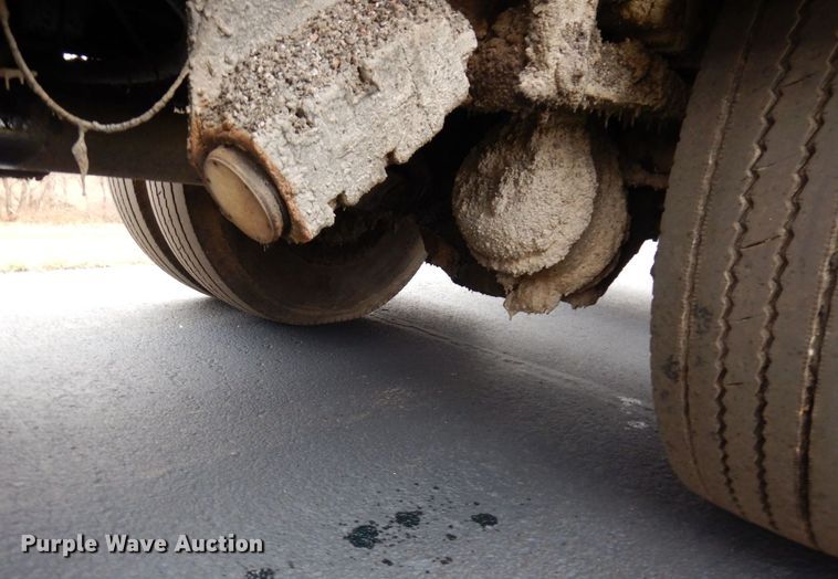 image for item AF9447 2002 Freightliner FC70  oil distributor truck