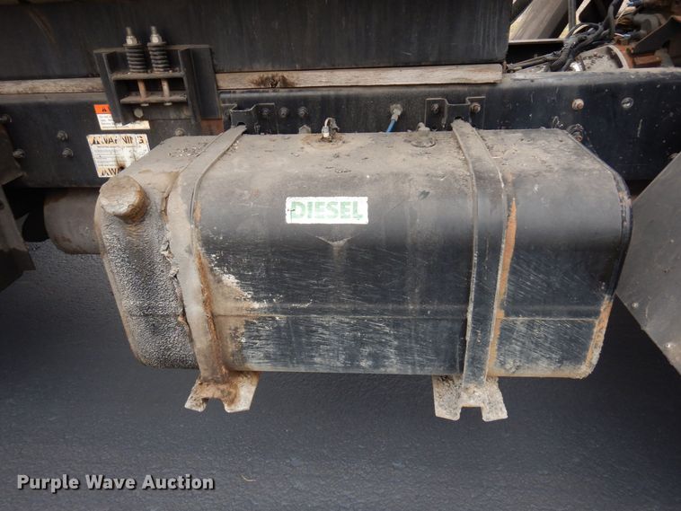 image for item AF9447 2002 Freightliner FC70  oil distributor truck