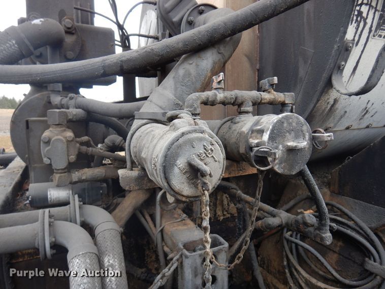 image for item AF9447 2002 Freightliner FC70  oil distributor truck