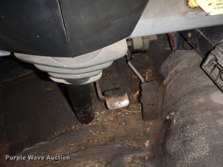 image for item AF9447 2002 Freightliner FC70  oil distributor truck