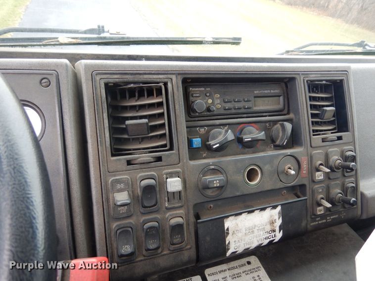 image for item AF9447 2002 Freightliner FC70  oil distributor truck