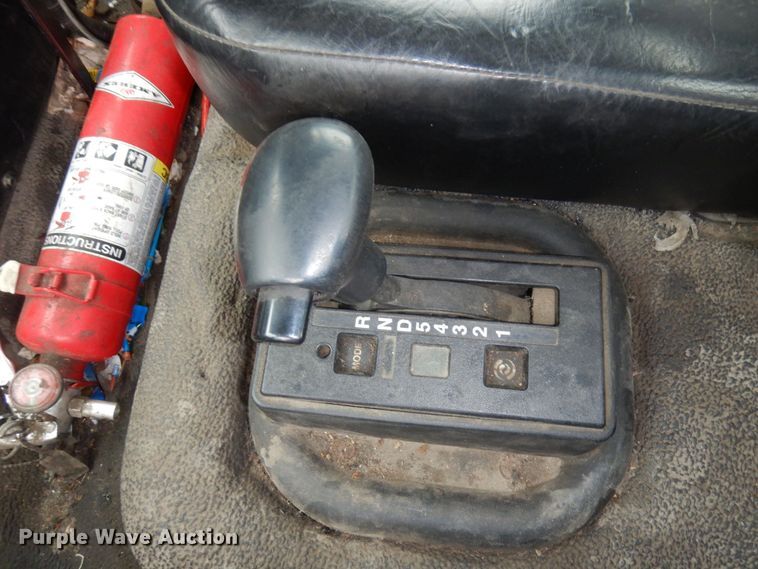 image for item AF9447 2002 Freightliner FC70  oil distributor truck