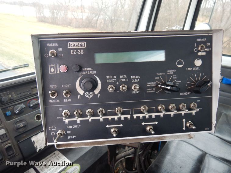 image for item AF9447 2002 Freightliner FC70  oil distributor truck