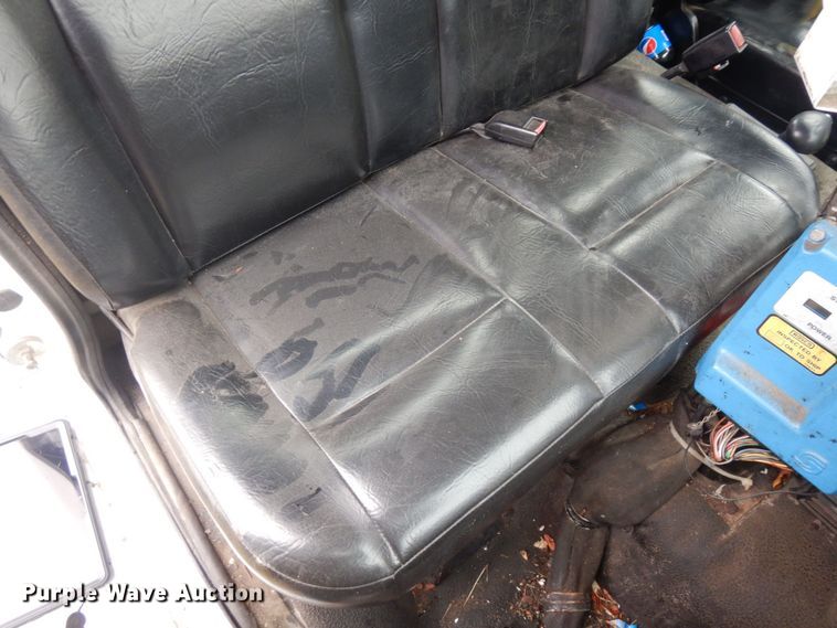 image for item AF9447 2002 Freightliner FC70  oil distributor truck