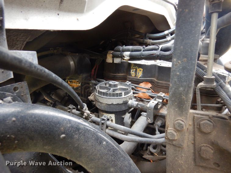 image for item AF9447 2002 Freightliner FC70  oil distributor truck