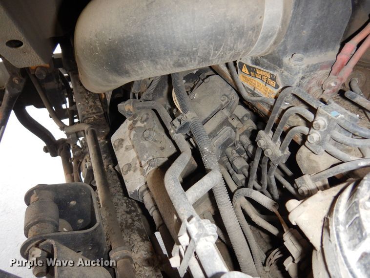 image for item AF9447 2002 Freightliner FC70  oil distributor truck