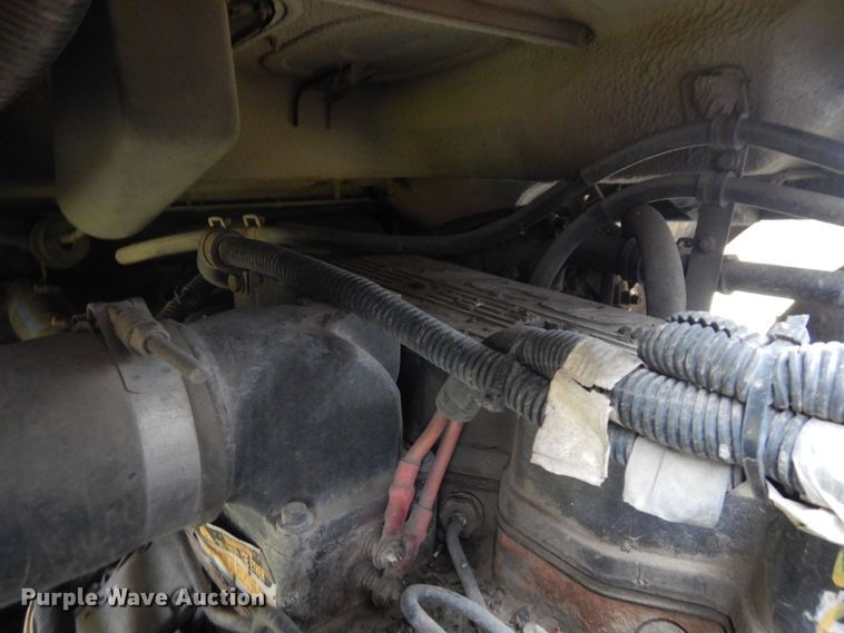 image for item AF9447 2002 Freightliner FC70  oil distributor truck