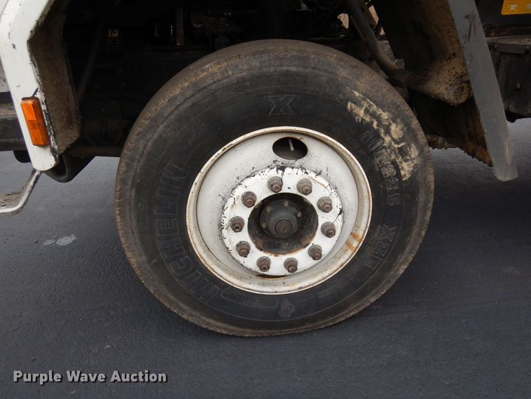 image for item AF9447 2002 Freightliner FC70  oil distributor truck