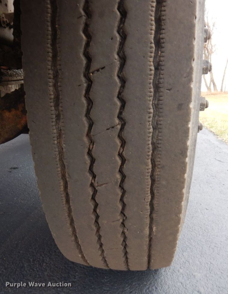 image for item AF9447 2002 Freightliner FC70  oil distributor truck