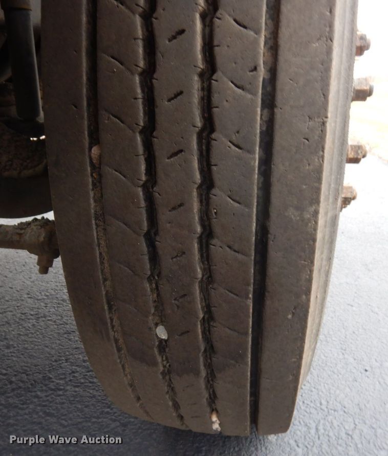 image for item AF9447 2002 Freightliner FC70  oil distributor truck