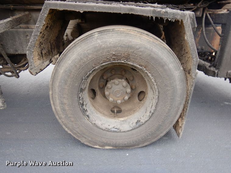 image for item AF9447 2002 Freightliner FC70  oil distributor truck