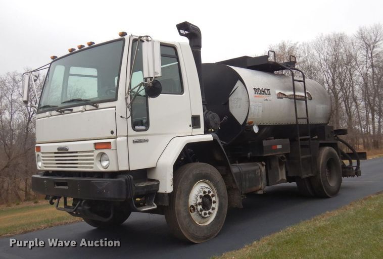 image for item AF9448 2005 Freightliner FC80  oil distributor truck