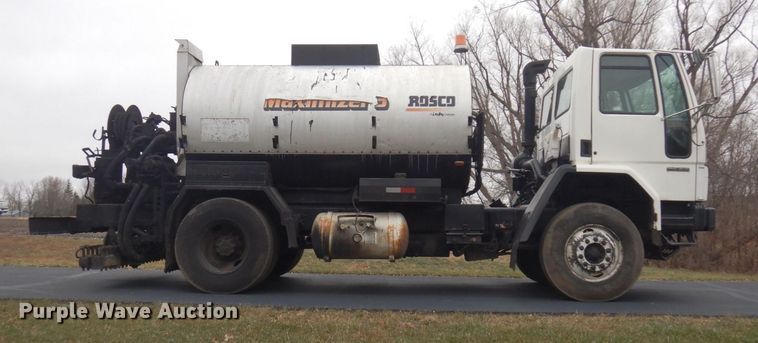 image for item AF9448 2005 Freightliner FC80  oil distributor truck