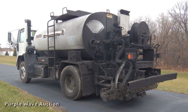 image for item AF9448 2005 Freightliner FC80  oil distributor truck