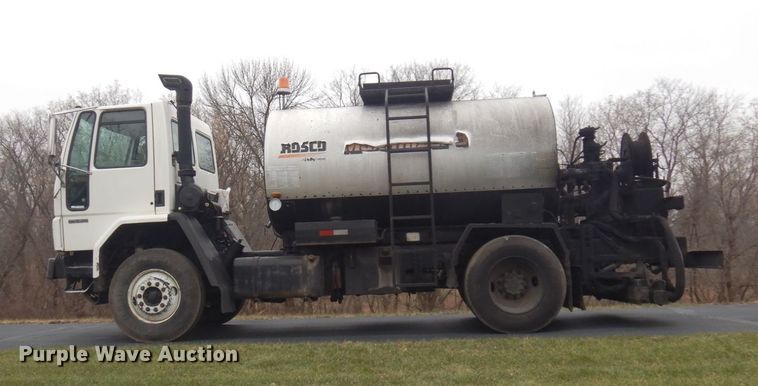 image for item AF9448 2005 Freightliner FC80  oil distributor truck