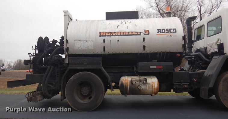 image for item AF9448 2005 Freightliner FC80  oil distributor truck