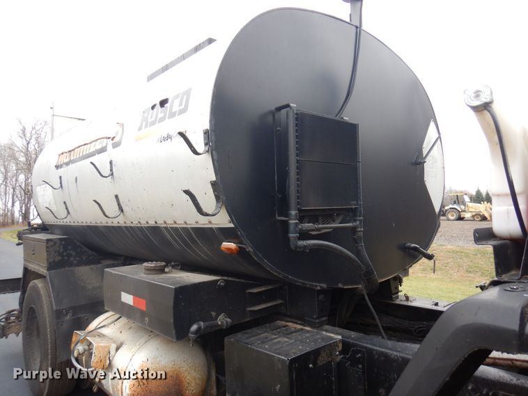 image for item AF9448 2005 Freightliner FC80  oil distributor truck