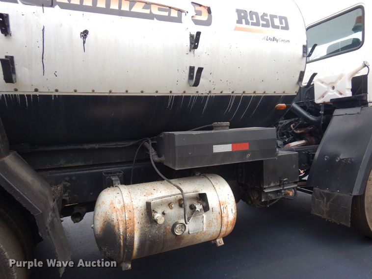 image for item AF9448 2005 Freightliner FC80  oil distributor truck