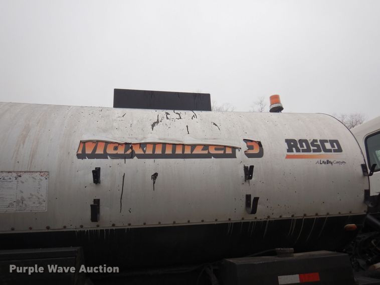 image for item AF9448 2005 Freightliner FC80  oil distributor truck