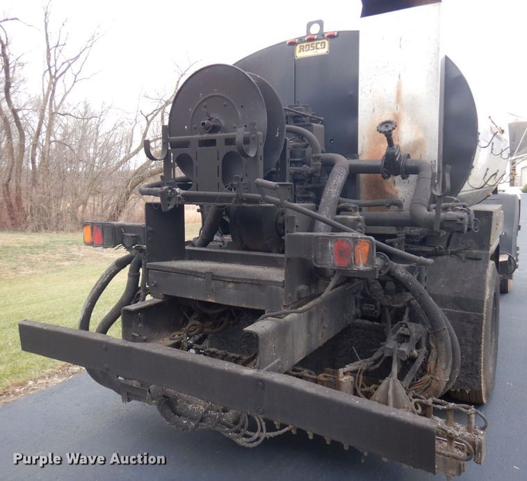 image for item AF9448 2005 Freightliner FC80  oil distributor truck