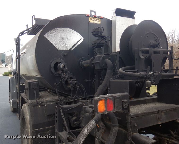 image for item AF9448 2005 Freightliner FC80  oil distributor truck