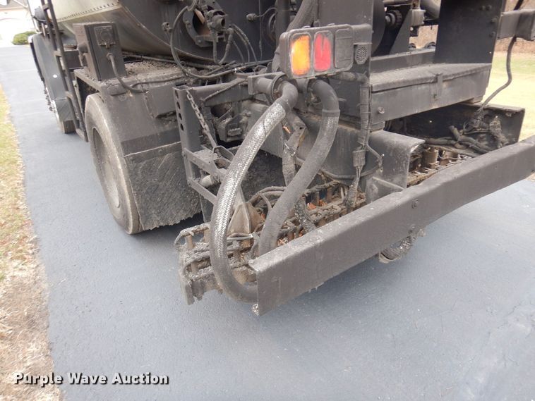 image for item AF9448 2005 Freightliner FC80  oil distributor truck