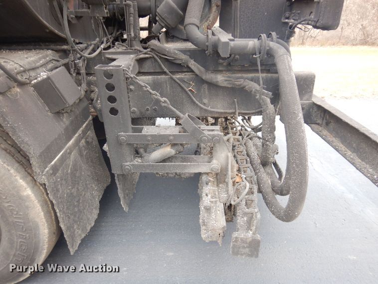 image for item AF9448 2005 Freightliner FC80  oil distributor truck