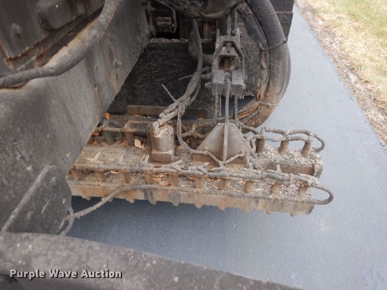 image for item AF9448 2005 Freightliner FC80  oil distributor truck