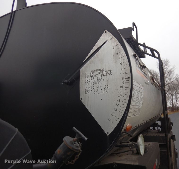 image for item AF9448 2005 Freightliner FC80  oil distributor truck