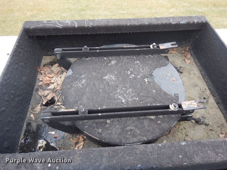 image for item AF9448 2005 Freightliner FC80  oil distributor truck