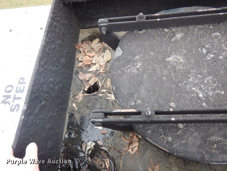 image for item AF9448 2005 Freightliner FC80  oil distributor truck